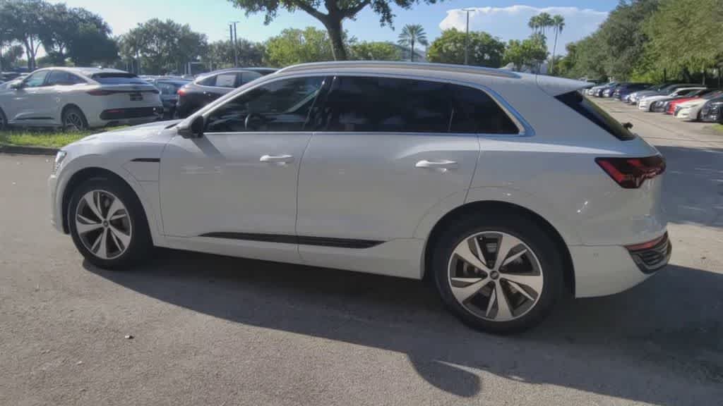 Certified 2024 Audi Q8 e-tron Premium Plus w/ Premium Plus Package AWD/4WD image 6
