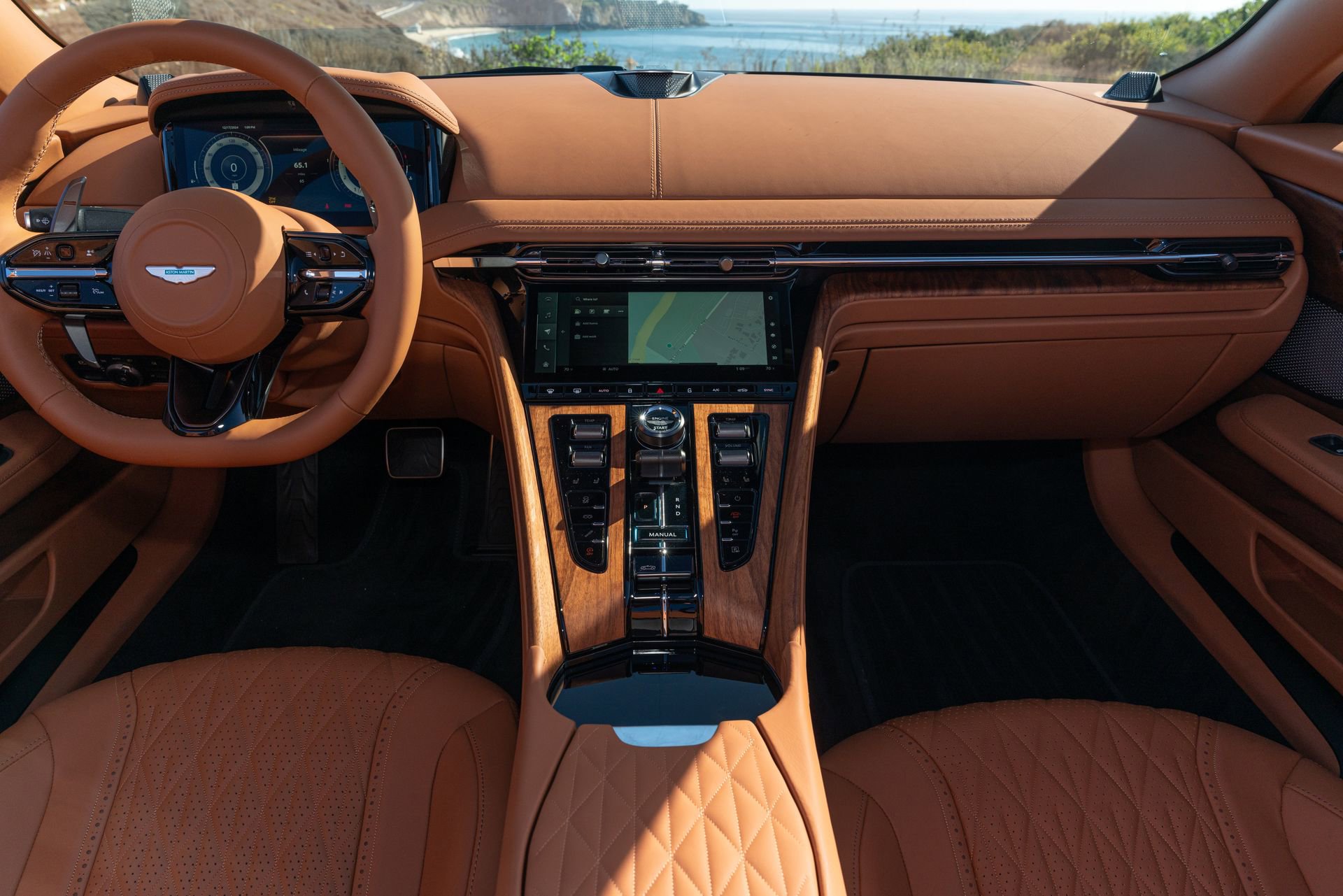 Used 2025 Aston Martin DB12 Convertible RWD image 21