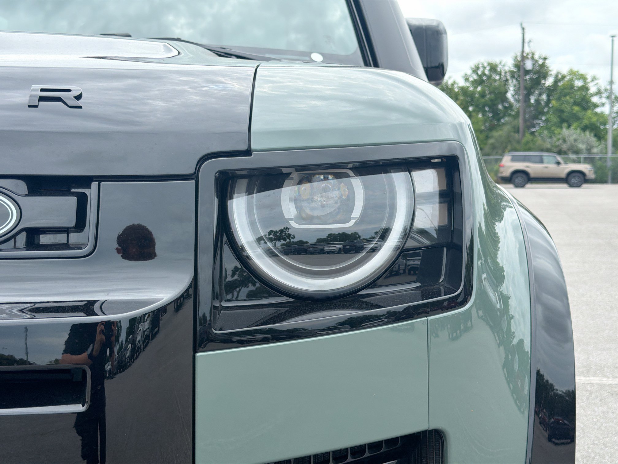 New 2026 Land Rover Defender 110 Trophy Edition AWD/4WD image 9