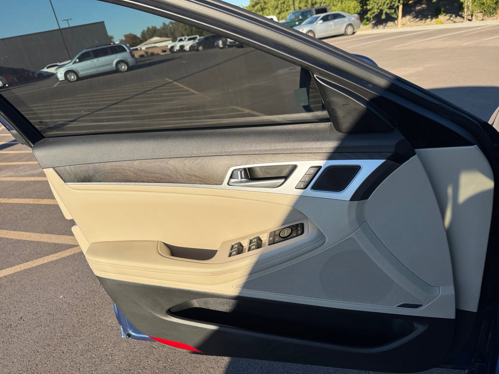 Used 2016 Hyundai Genesis 3.8 w/ Option Group 02 image 13