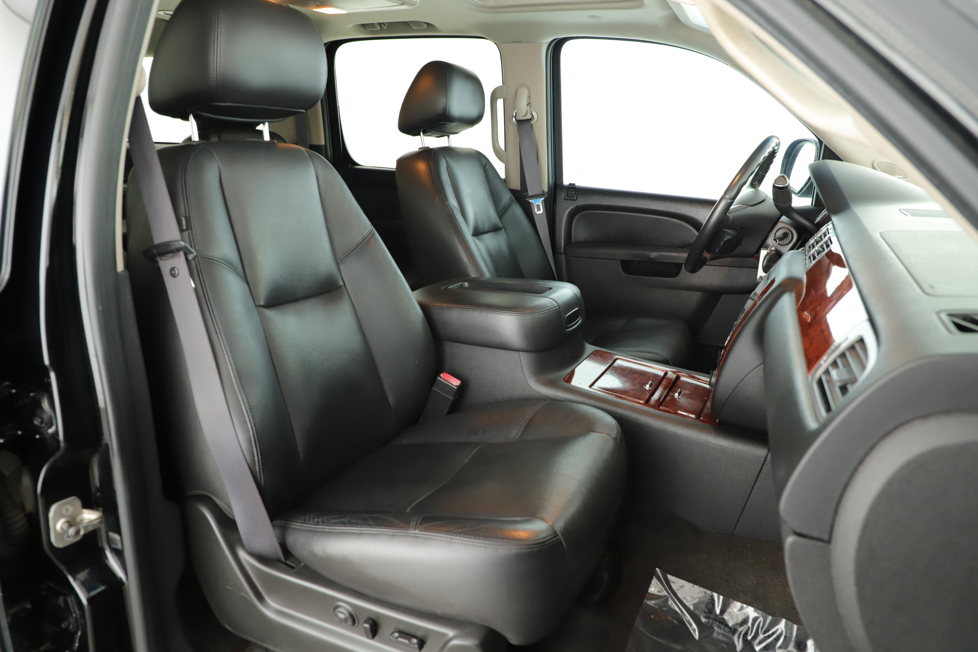 Used 2011 Chevrolet Suburban LTZ AWD/4WD image 9