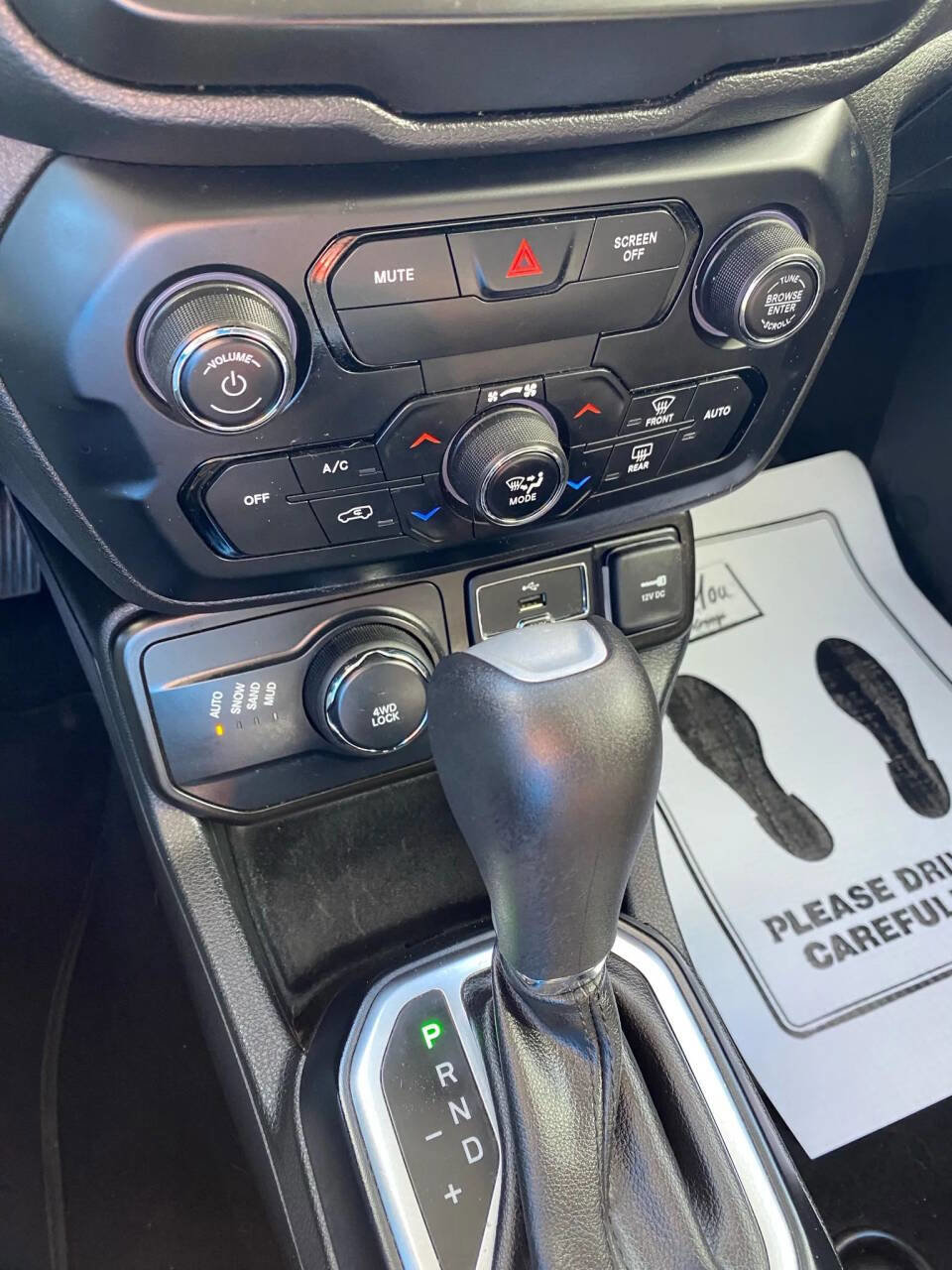 Used 2020 Jeep Renegade Latitude image 19