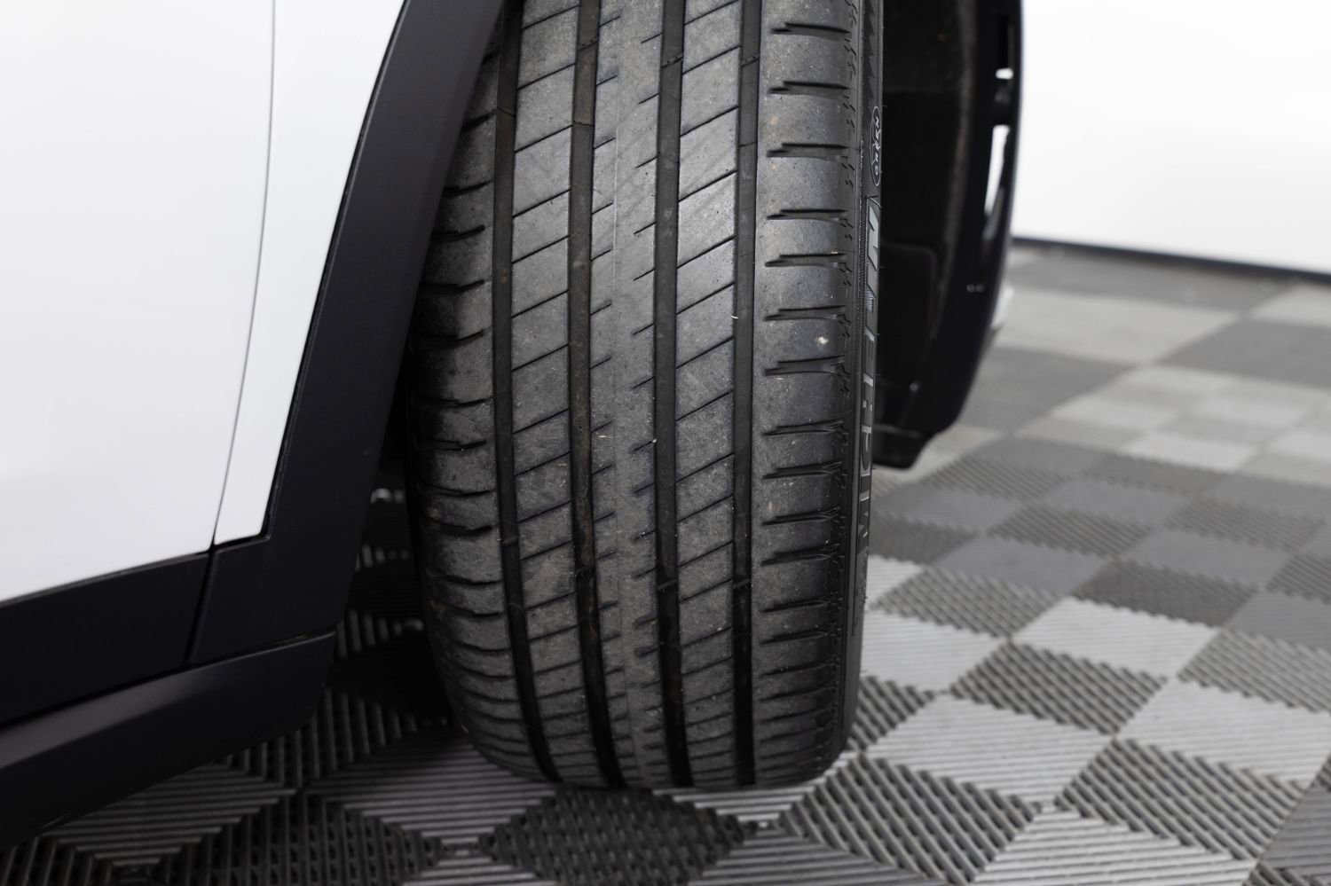 Used 2022 Tesla Model X Plaid image 45