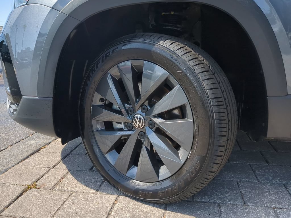Certified 2024 Volkswagen Taos S FWD image 31