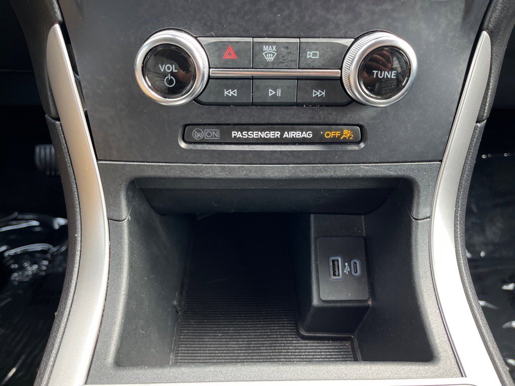 Used 2024 Ford Edge SEL image 21