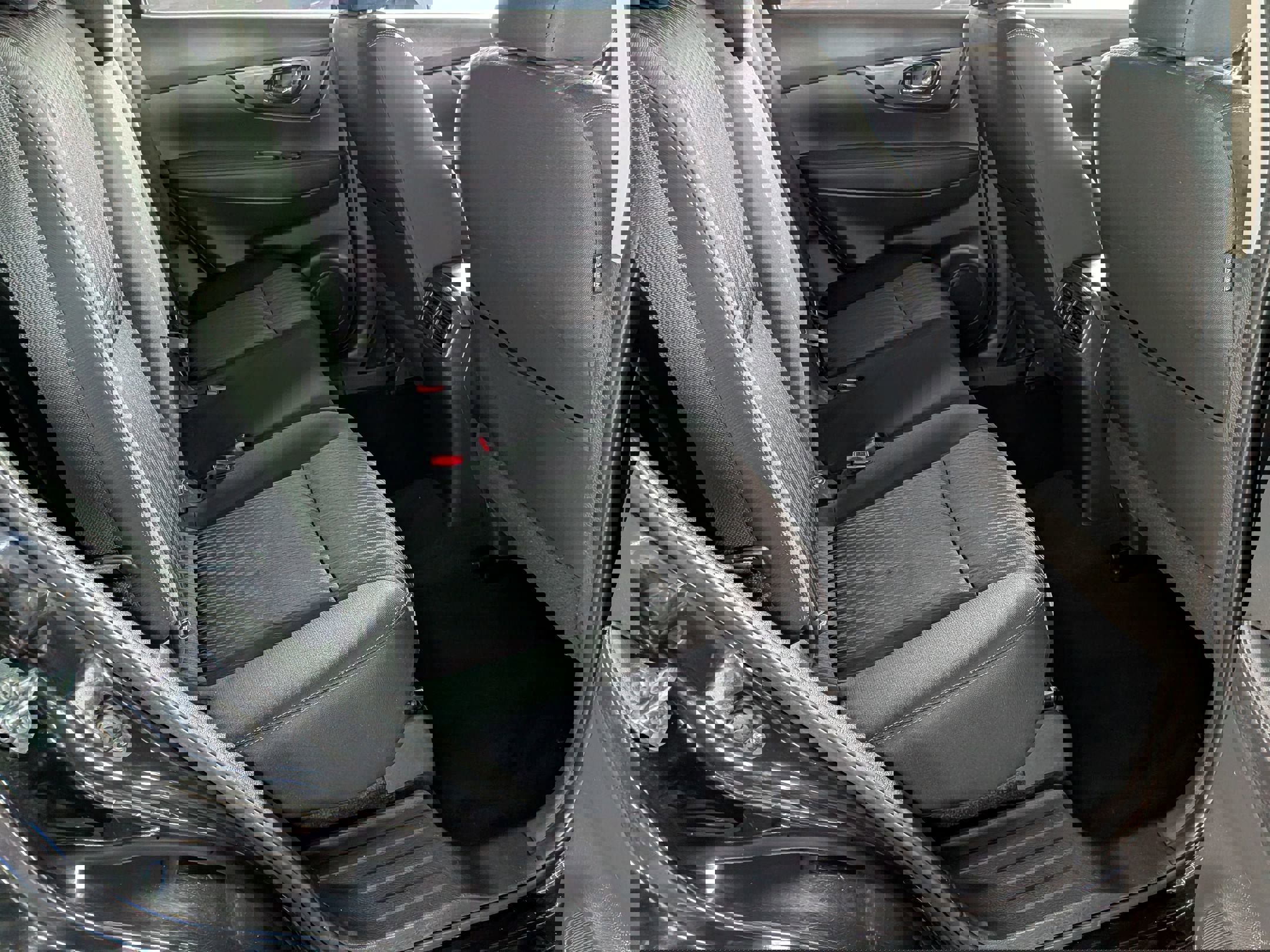 Used 2018 Nissan Rogue S image 32