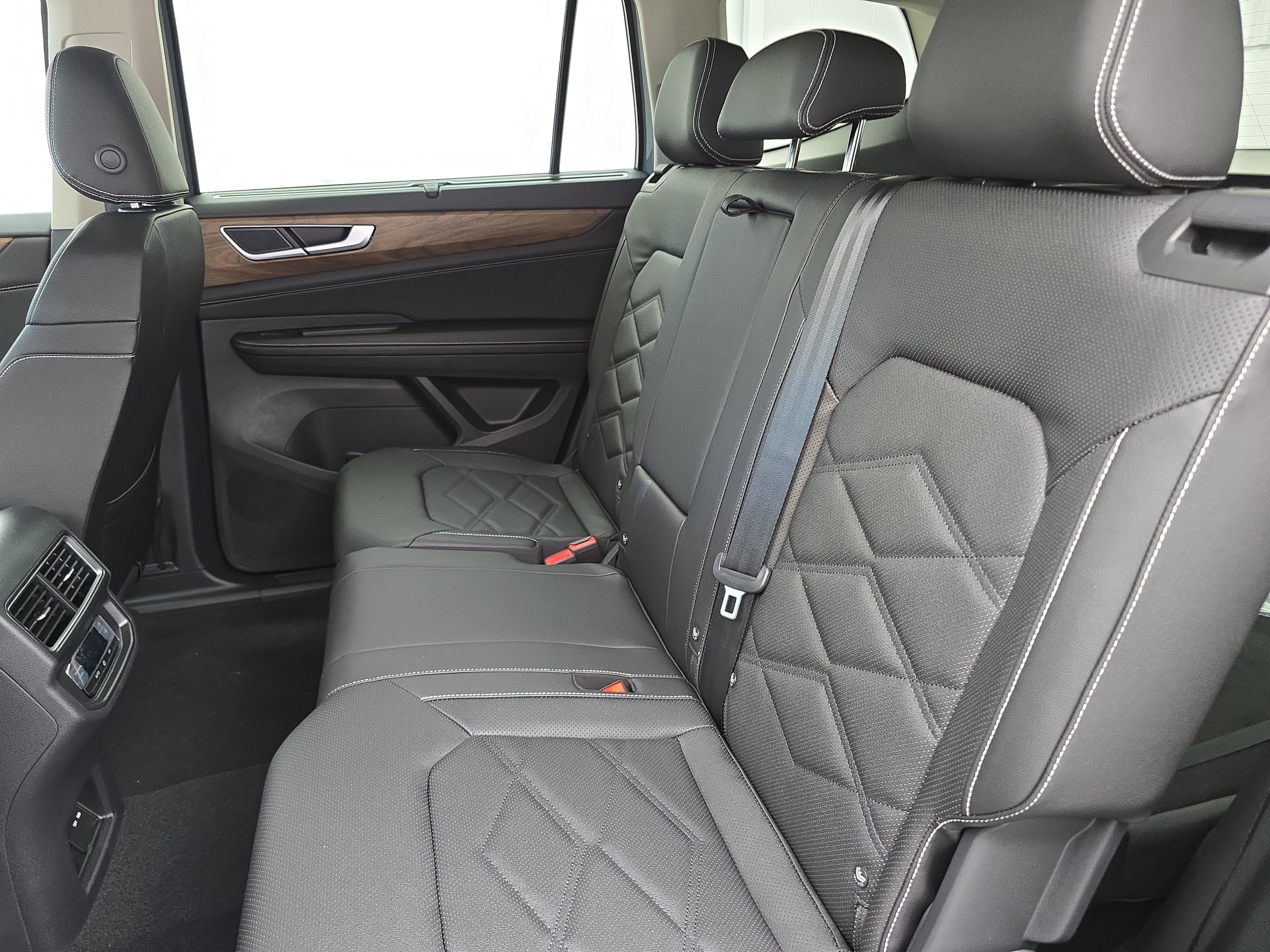 New 2026 Volkswagen Atlas SE FWD image 15