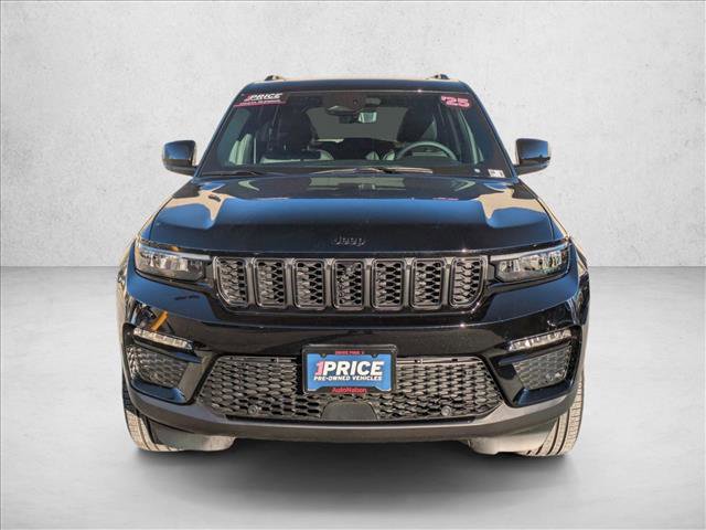 Used 2025 Jeep Grand Cherokee Limited w/ Luxury Tech Group II image 2