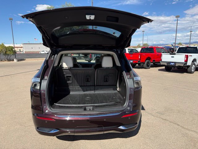 Used 2023 Buick Enclave Avenir w/ Avenir Technology Package AWD/4WD image 39