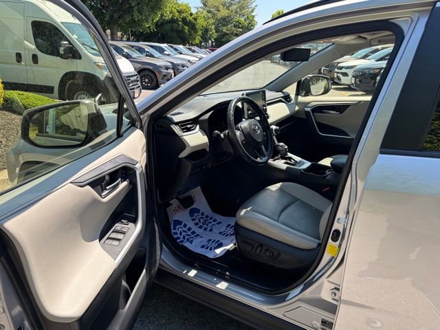 Used 2019 Toyota RAV4 Limited w/ Cold Weather Package FWD image 15