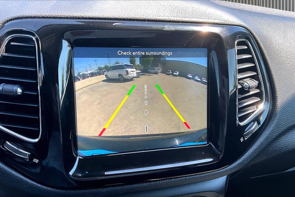 Used 2018 Jeep Compass Limited w/ Safe & Security Group AWD/4WD image 23