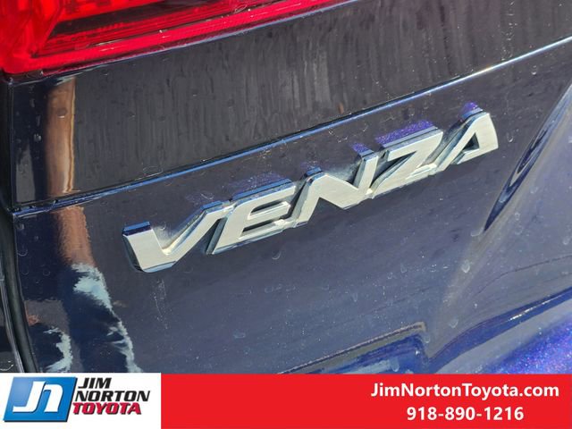 Used 2022 Toyota Venza XLE image 13