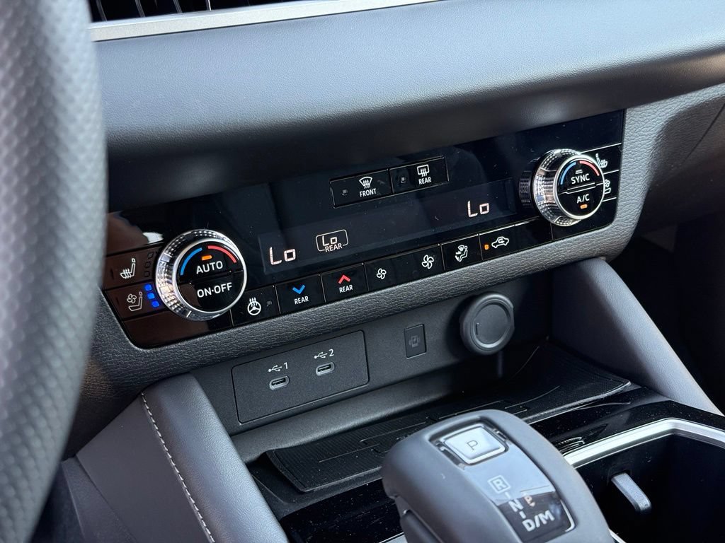 New 2026 Mitsubishi Outlander SEL FWD image 32