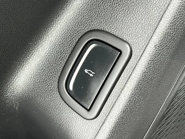 Used 2026 Chevrolet Traverse LT AWD/4WD image 18