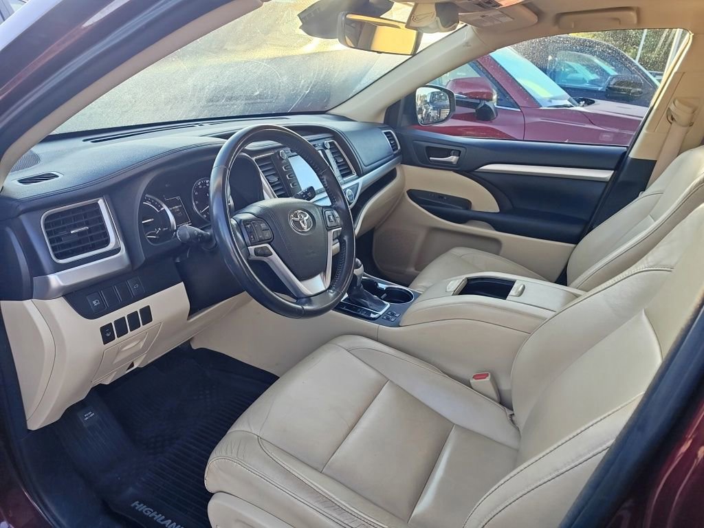 Used 2017 Toyota Highlander XLE AWD/4WD image 7