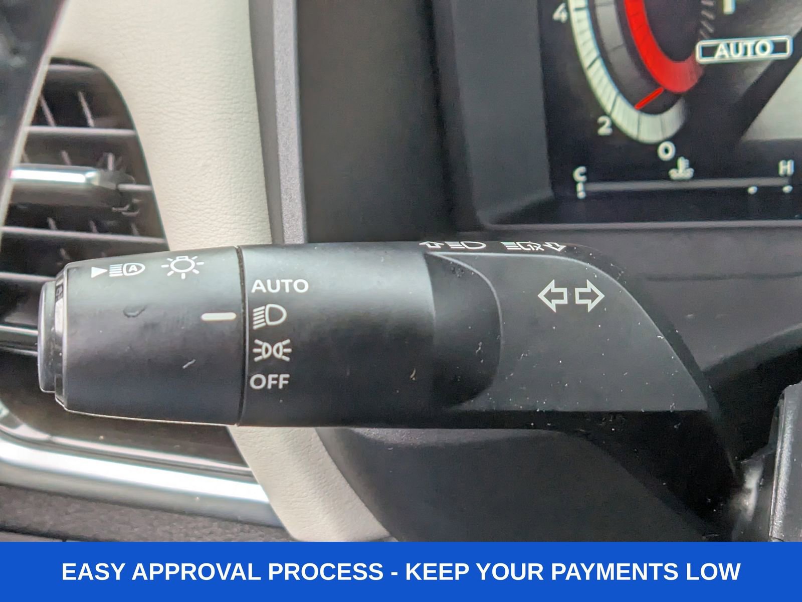 Used 2024 Nissan Rogue SL image 34