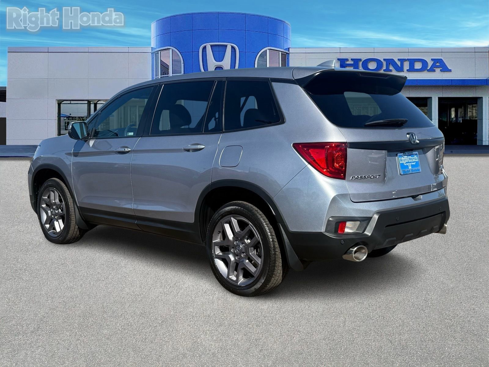 Used 2023 Honda Passport EX-L image 4