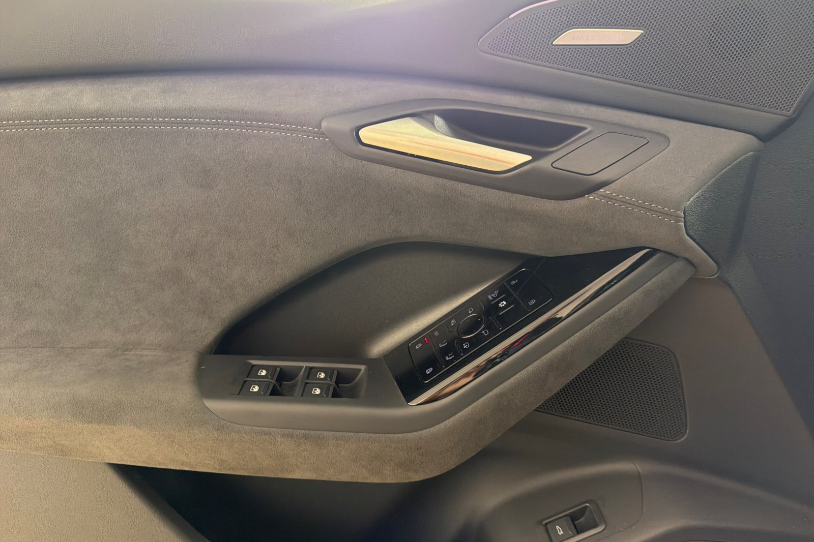 New 2027 Audi SQ6 e-tron Premium Plus AWD/4WD image 10