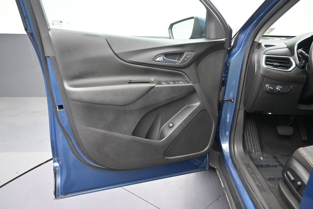 Used 2024 Chevrolet Equinox LT FWD image 11