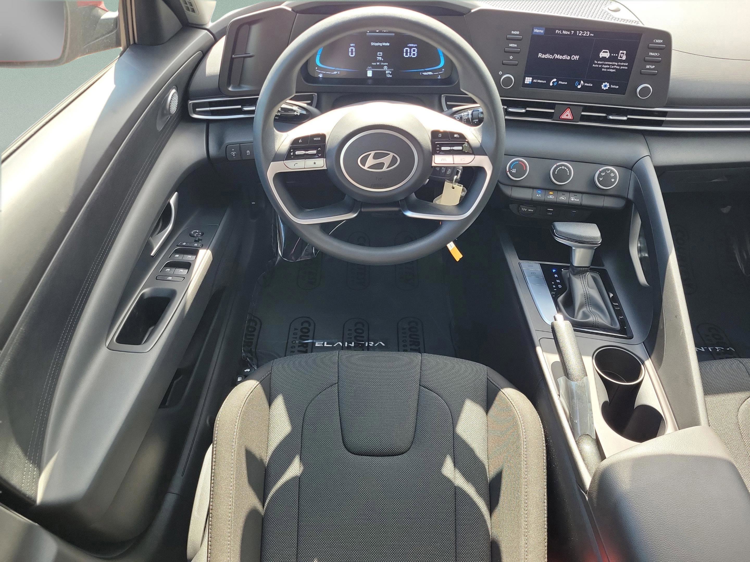 New 2026 Hyundai Elantra SE image 25