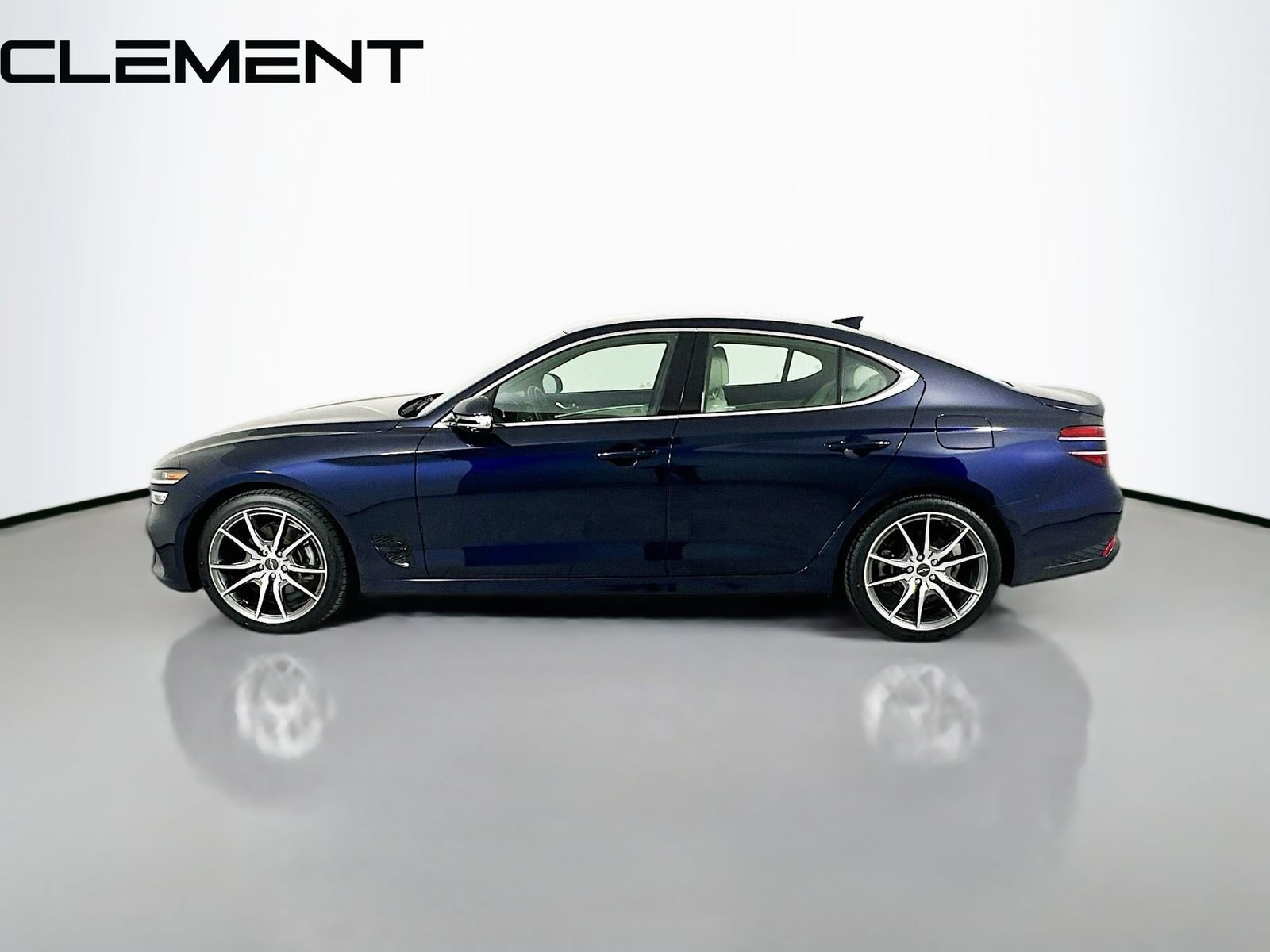 Used 2023 Genesis G70 2.0T RWD image 6
