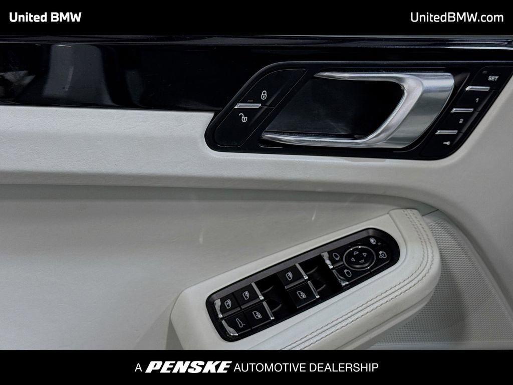 Used 2015 Porsche Macan S AWD/4WD image 3