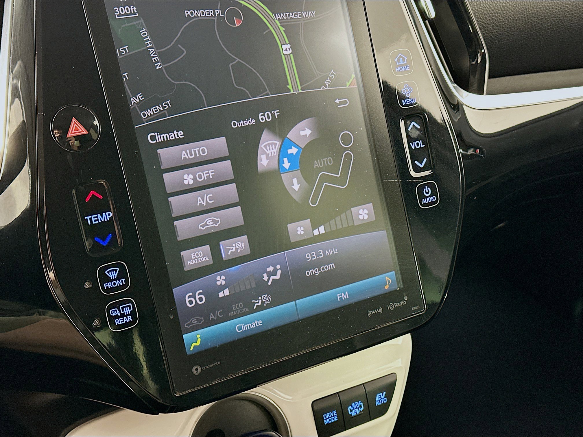 Used 2018 Toyota Prius Prime Premium FWD image 23