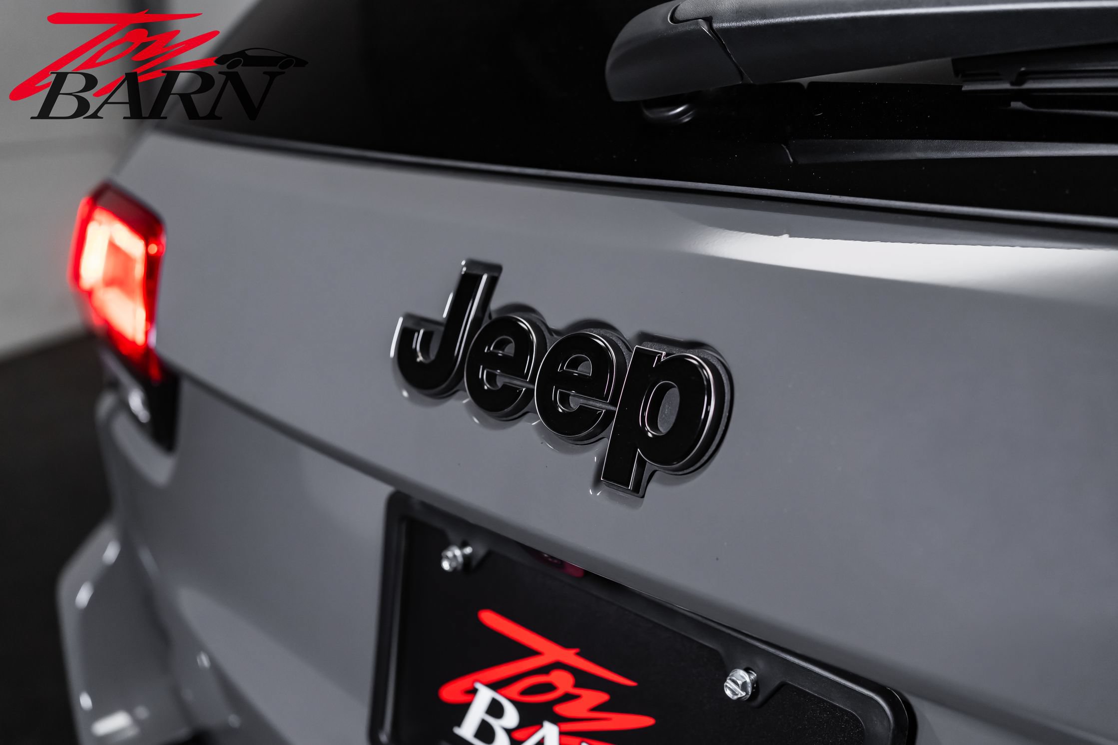 Used 2021 Jeep Grand Cherokee Trackhawk AWD/4WD image 10