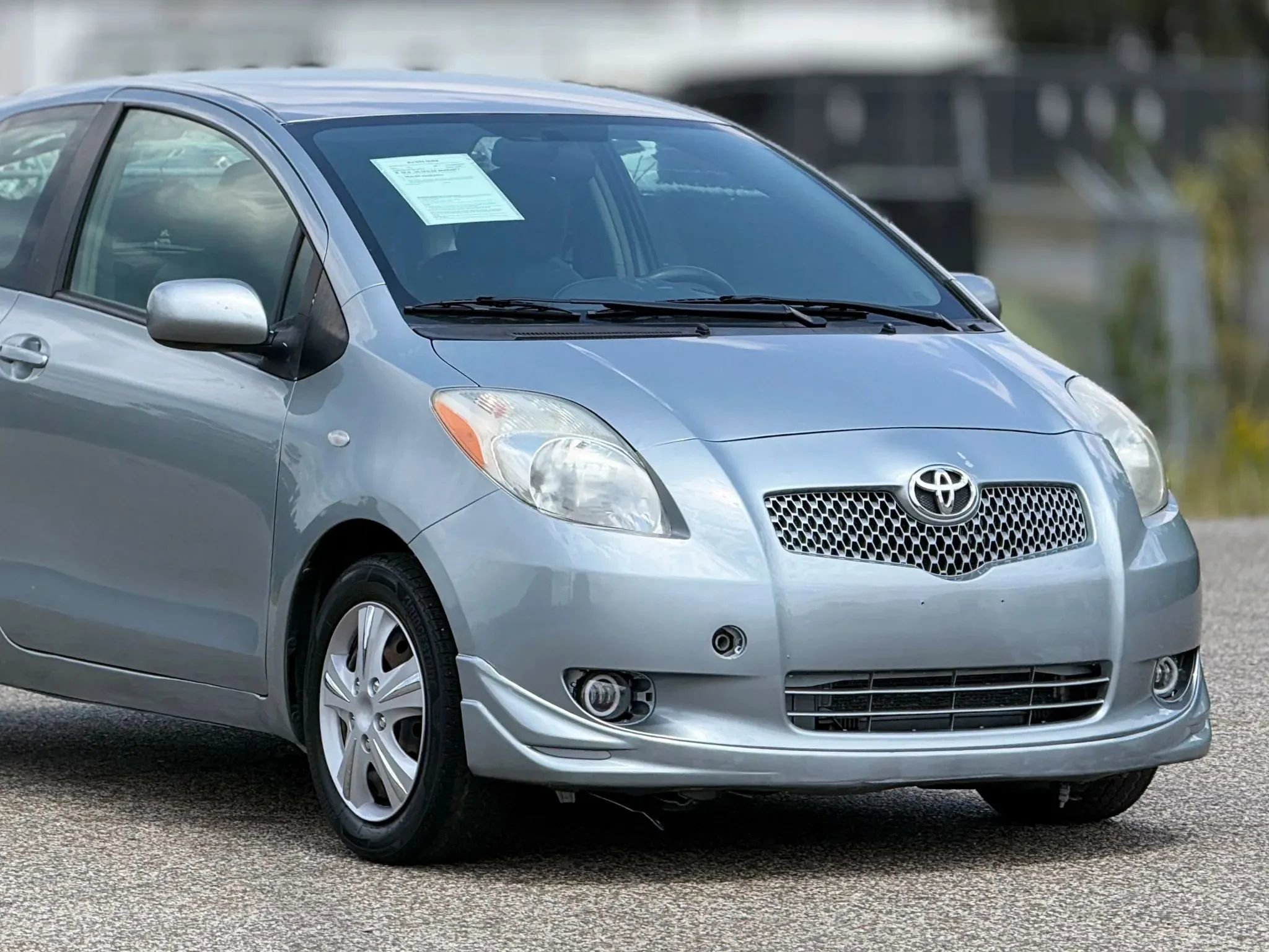 Used 2009 Toyota Yaris 2-Door Hatchback FWD image 15