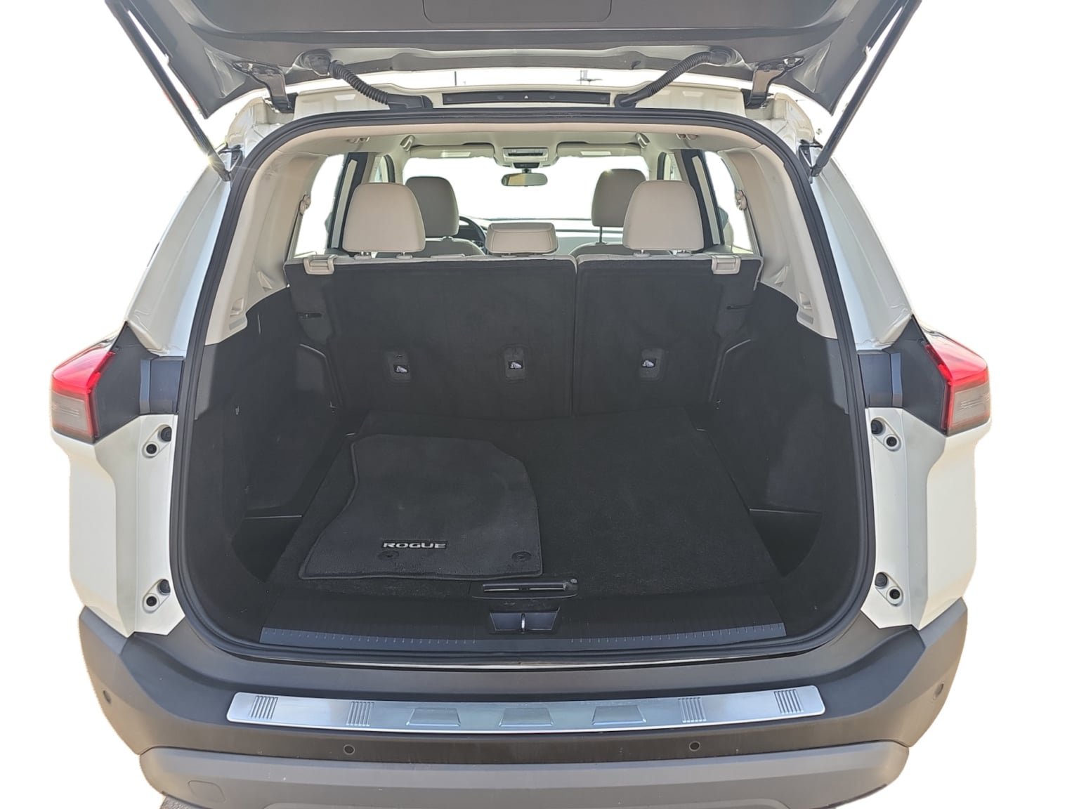 Used 2023 Nissan Rogue SV image 19