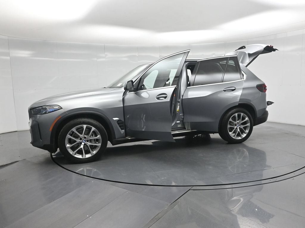 Used 2024 BMW X5 xDrive40i AWD/4WD image 38