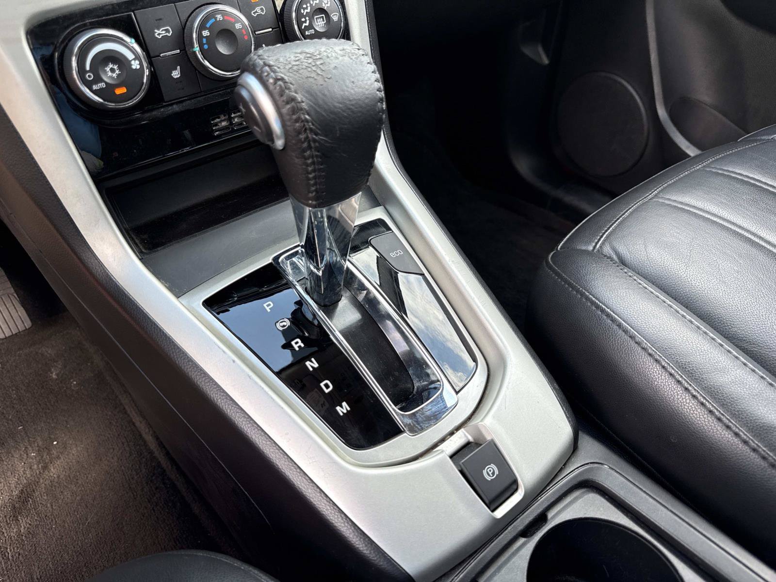 Used 2014 Chevrolet Captiva Sport LTZ FWD image 25