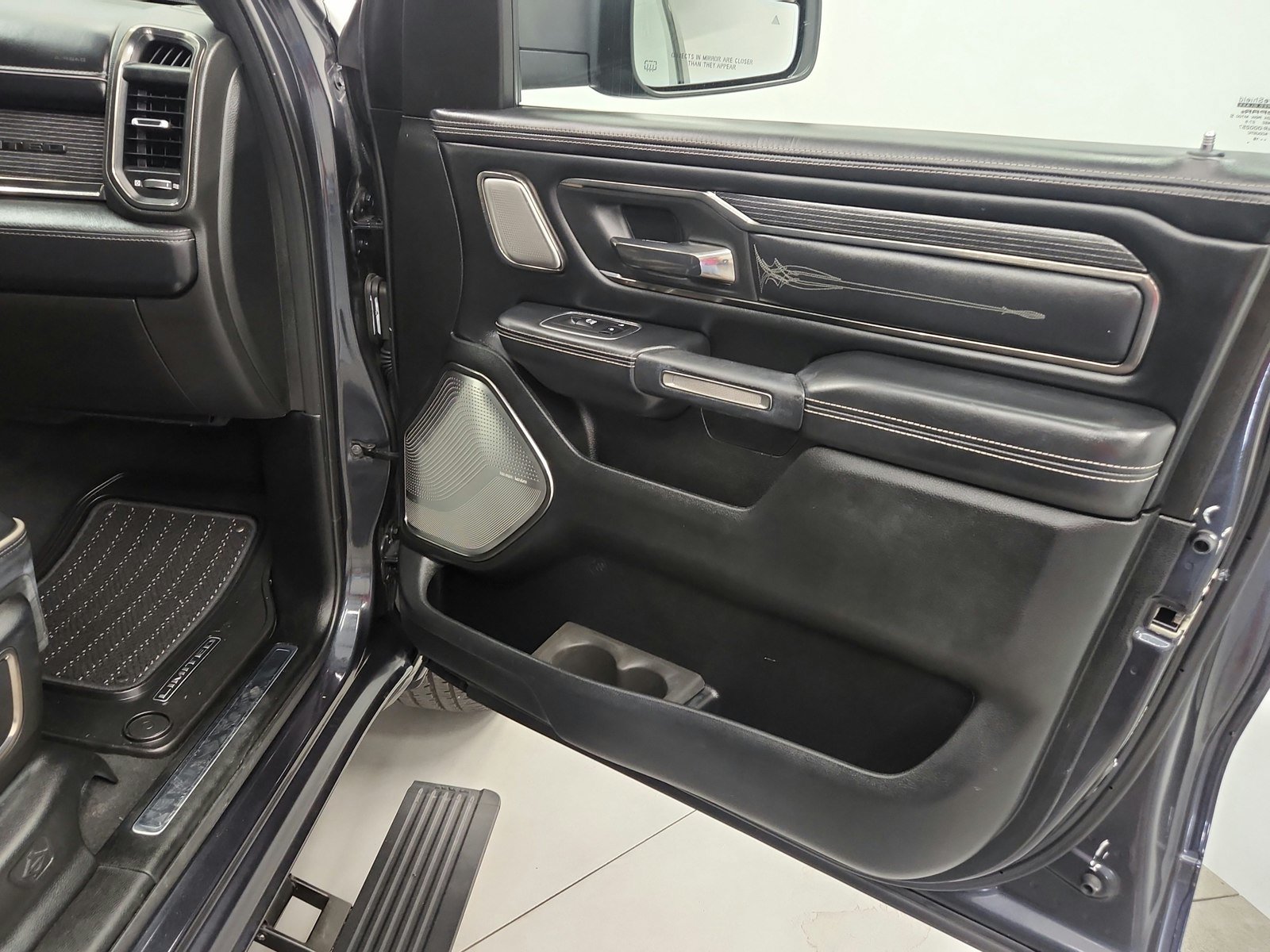 Used 2019 RAM 1500 Limited AWD/4WD image 31