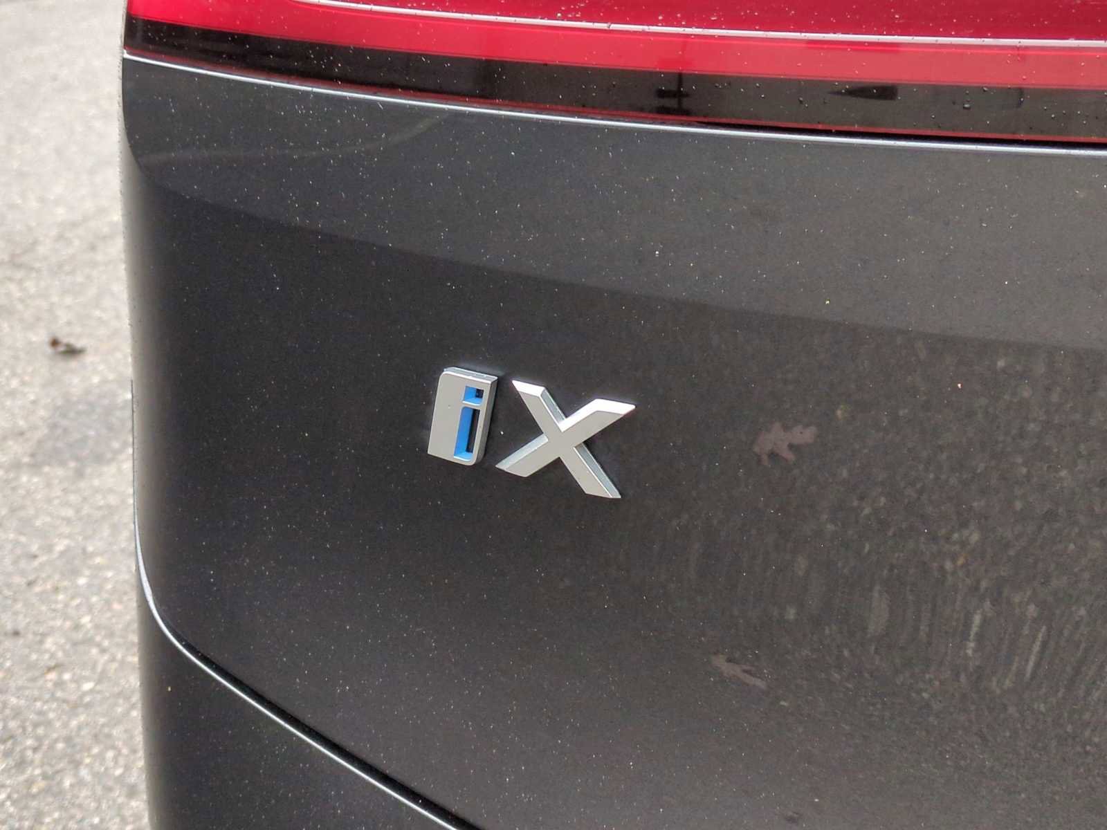 Used 2025 BMW iX xDrive50 image 13