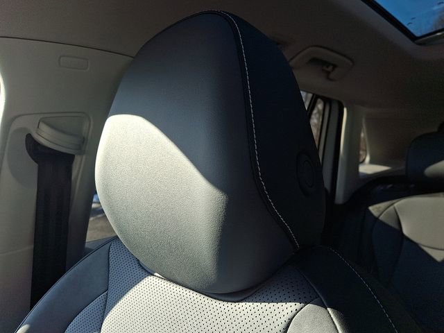Certified 2025 Volkswagen Tiguan SE w/ Panoramic Sunroof Package AWD/4WD image 17