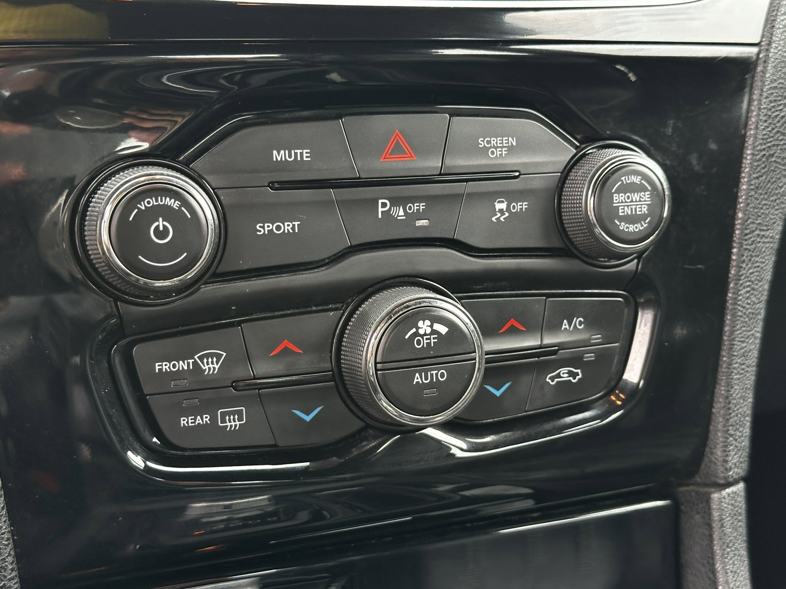 Used 2021 Chrysler 300 S image 32