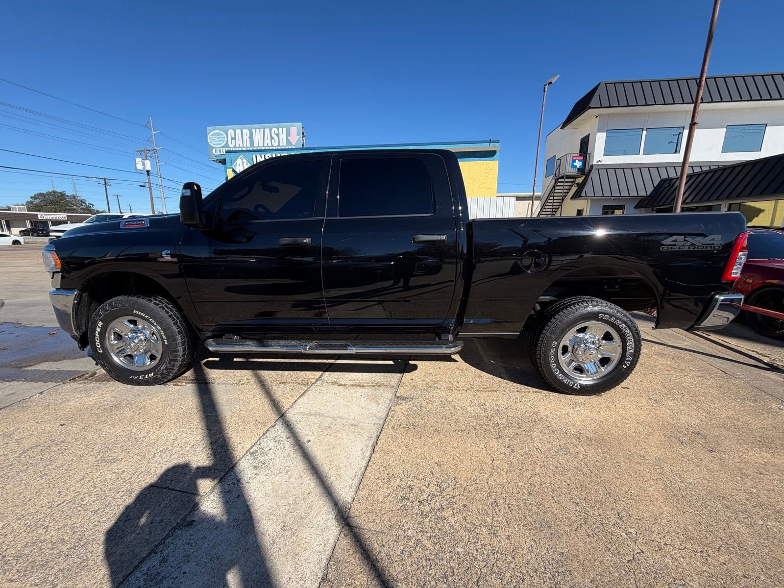 Used 2024 RAM 2500 Tradesman w/ Chrome Appearance Group image 3