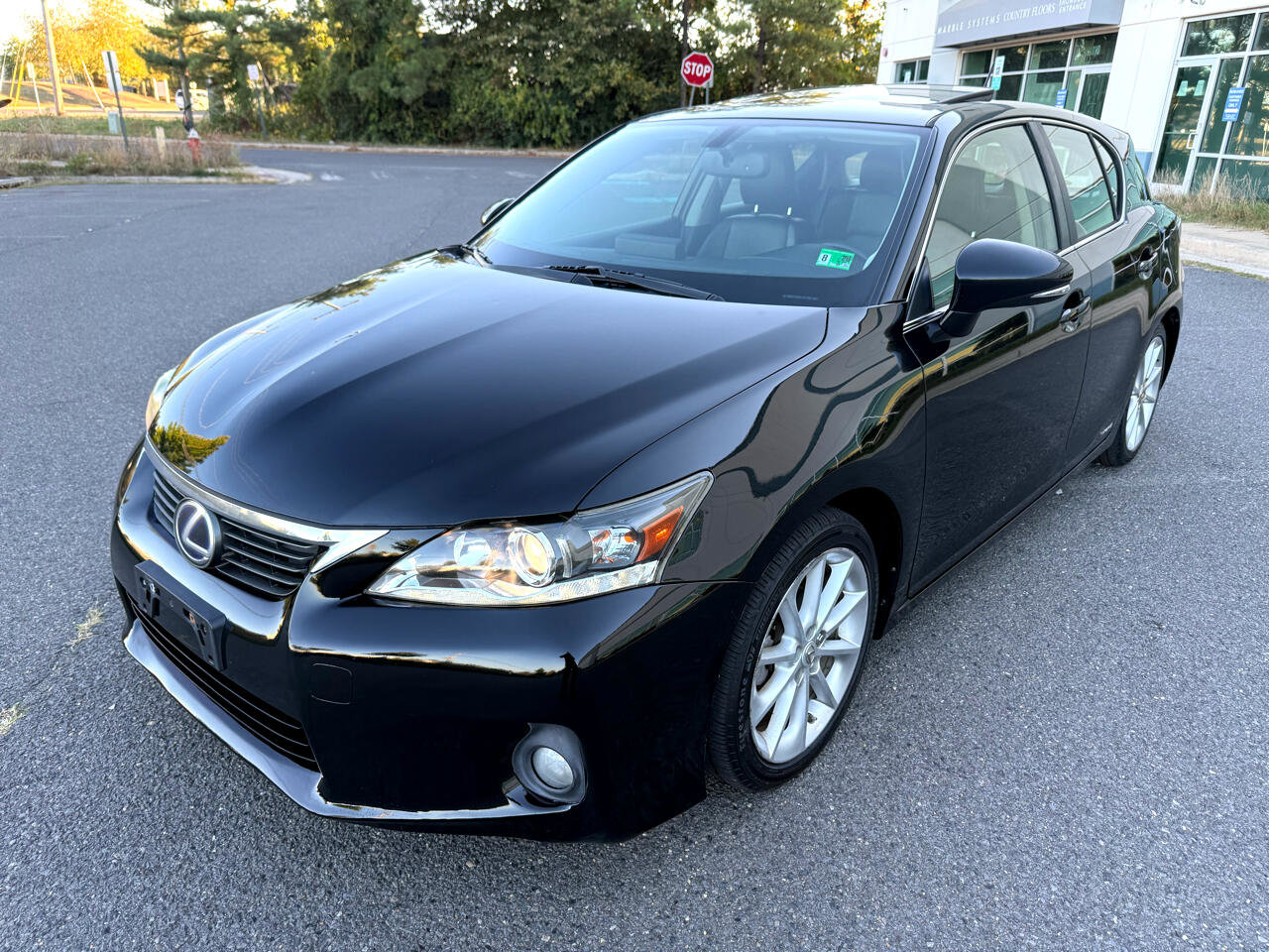 Used 2013 Lexus CT 200h image 2