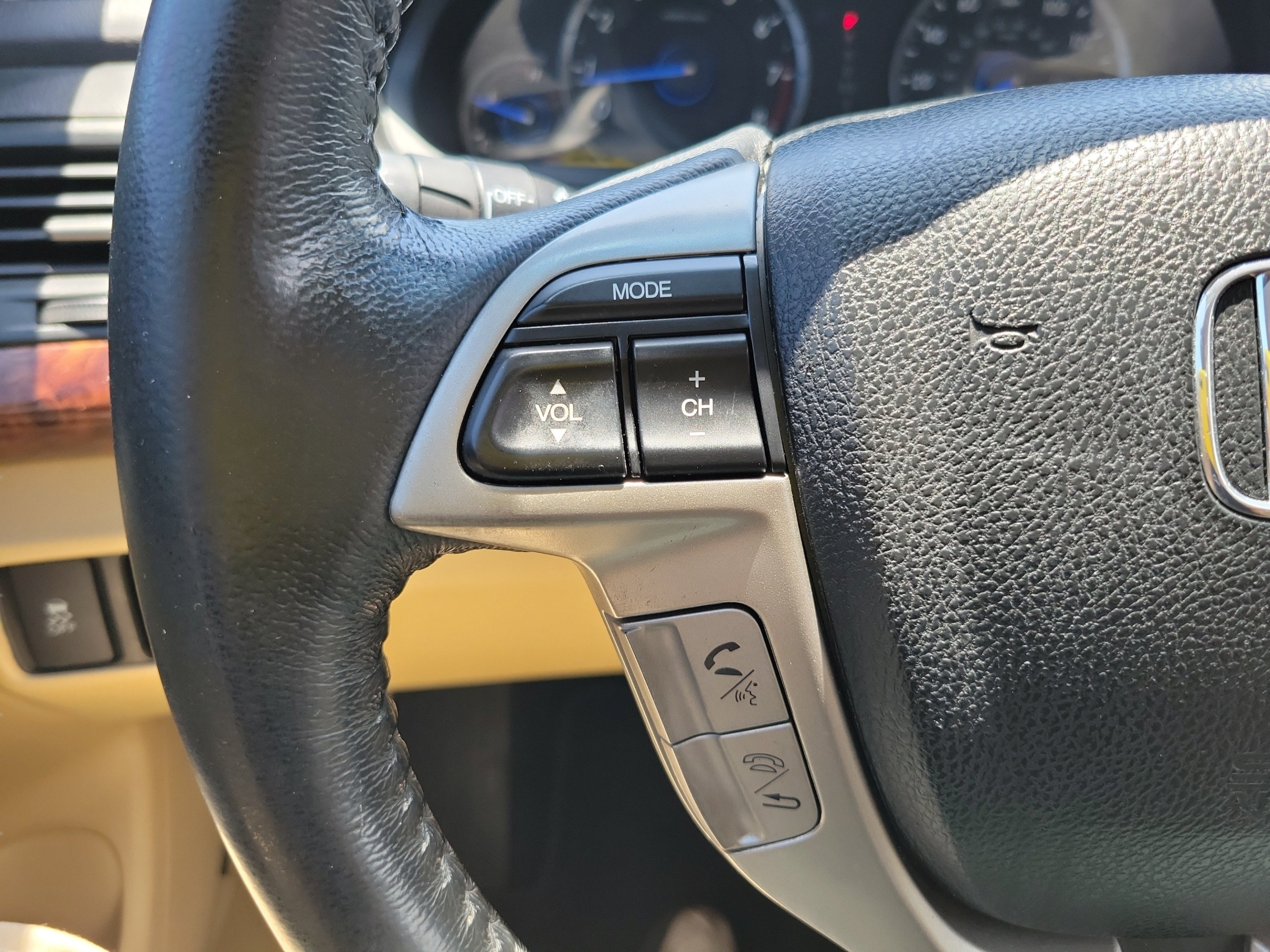 Used 2010 Honda Crosstour EX-L image 29