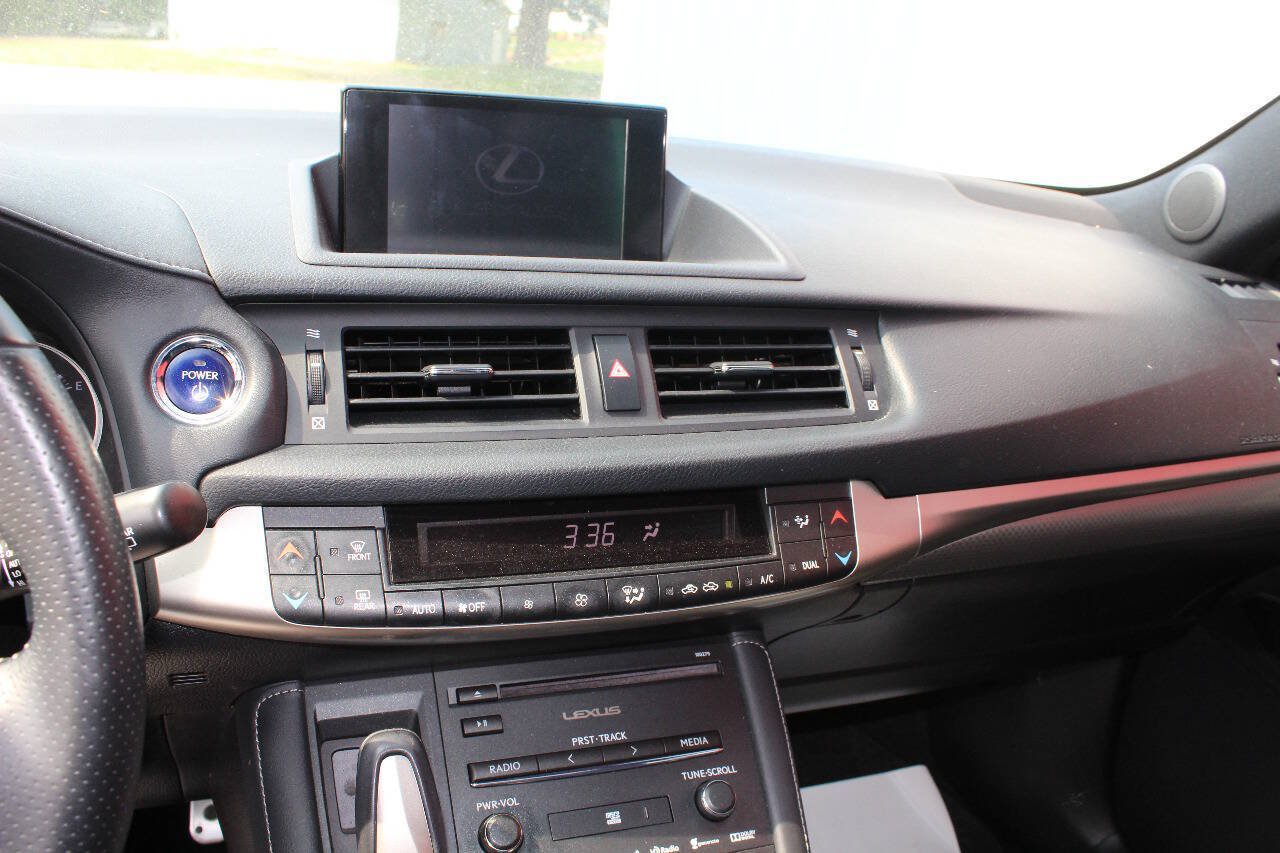 Used 2014 Lexus CT 200h w/ F Sport w/Nuluxe Interior FWD image 11