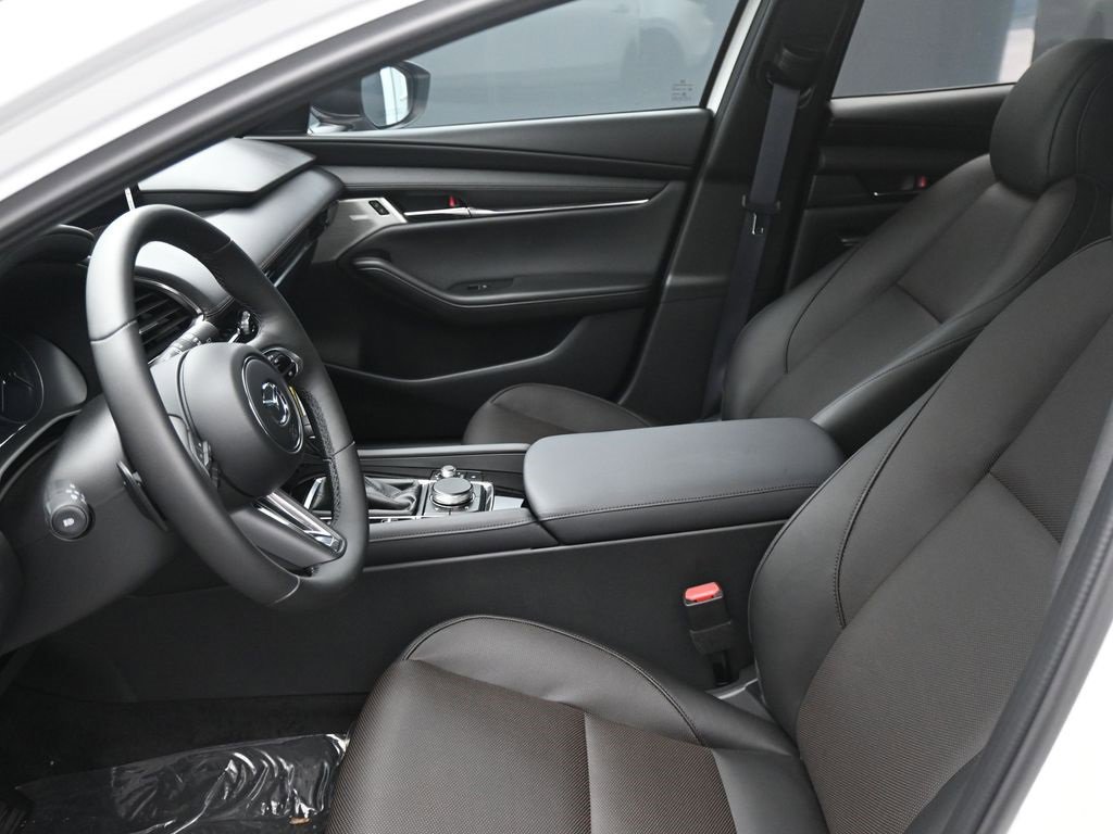 Used 2024 MAZDA MAZDA3 Hatchback w/Premium Plus Pkg image 17