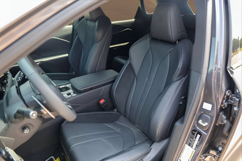 Used 2025 Lexus RX 500h F Sport w/ Convenience Package AWD/4WD image 7