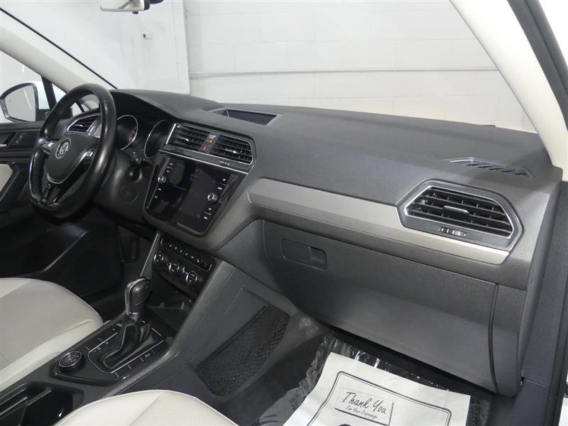 Used 2019 Volkswagen Tiguan SE w/ Panoramic Sunroof Package image 24