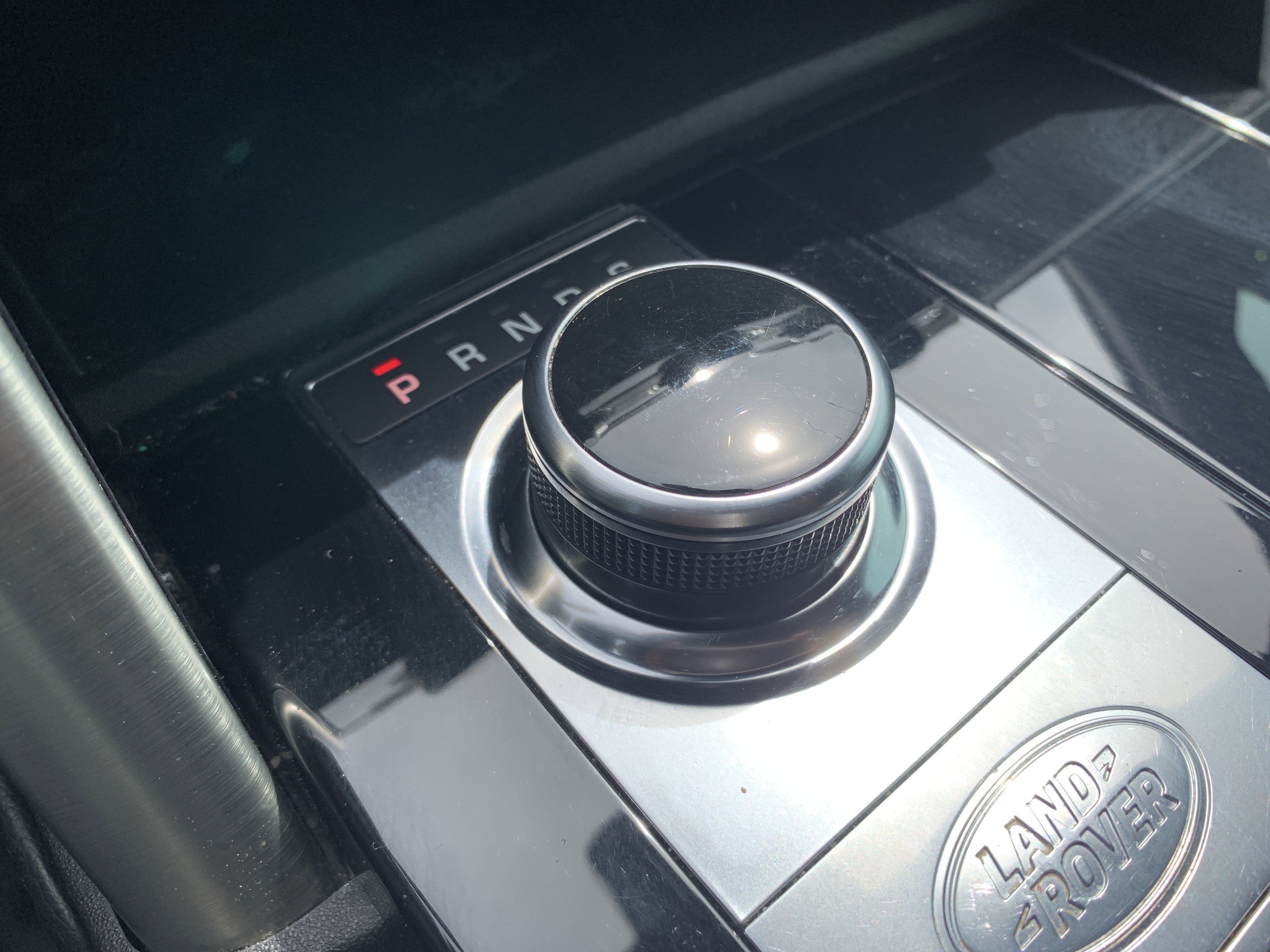 Used 2018 Land Rover Discovery HSE Luxury image 26