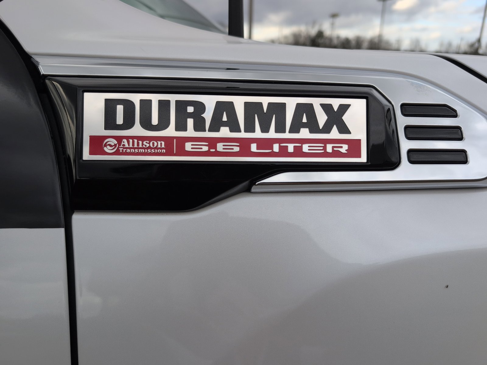 Used 2024 GMC Sierra 2500 SLT w/ SLT Premium Package image 9