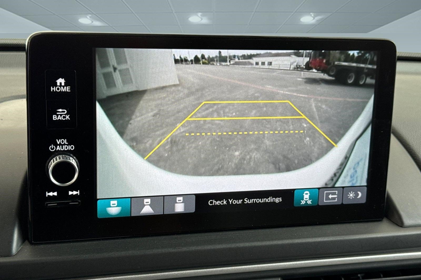 Certified 2023 Honda Pilot Touring image 19