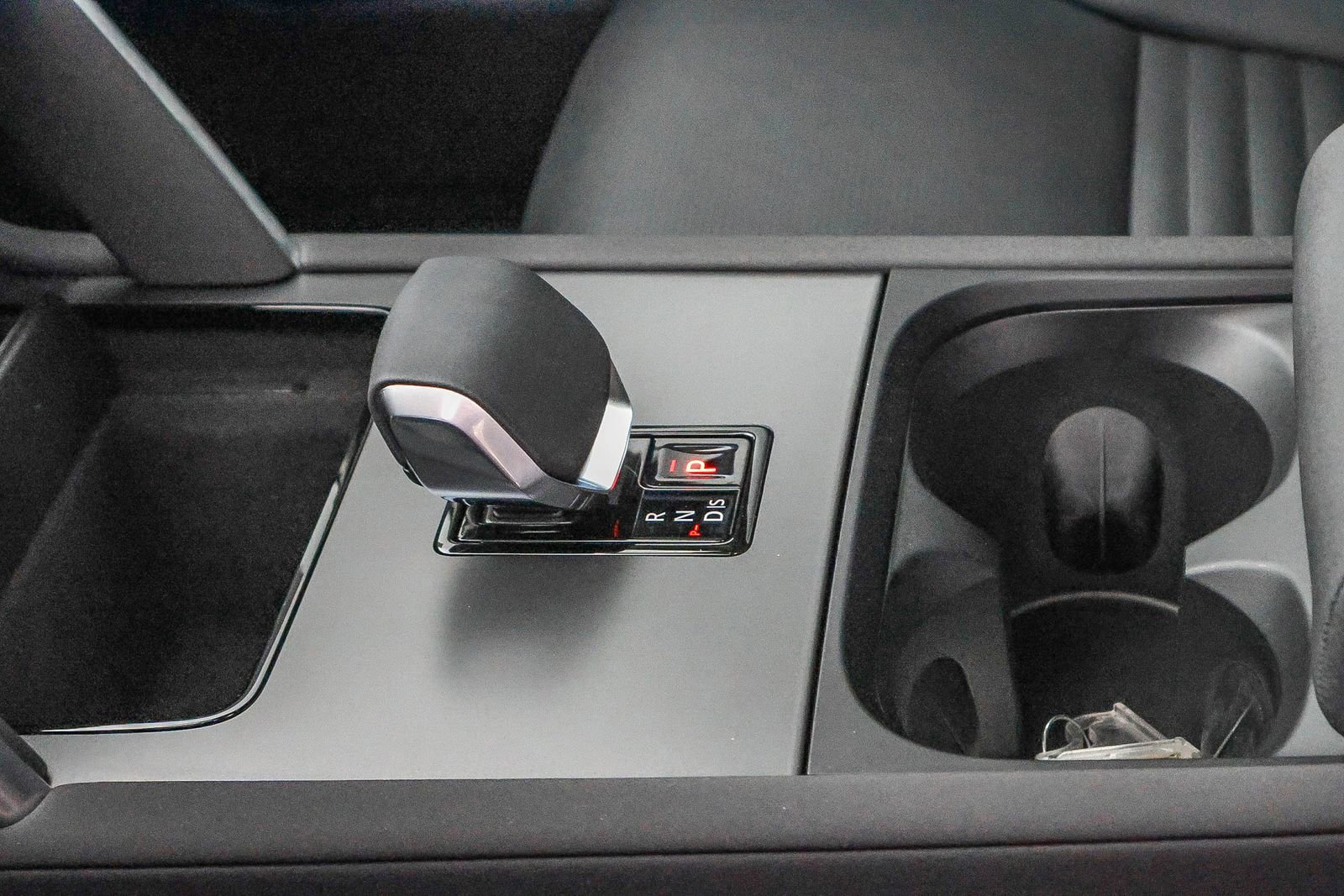 Used 2025 Land Rover Discovery Sport S image 29