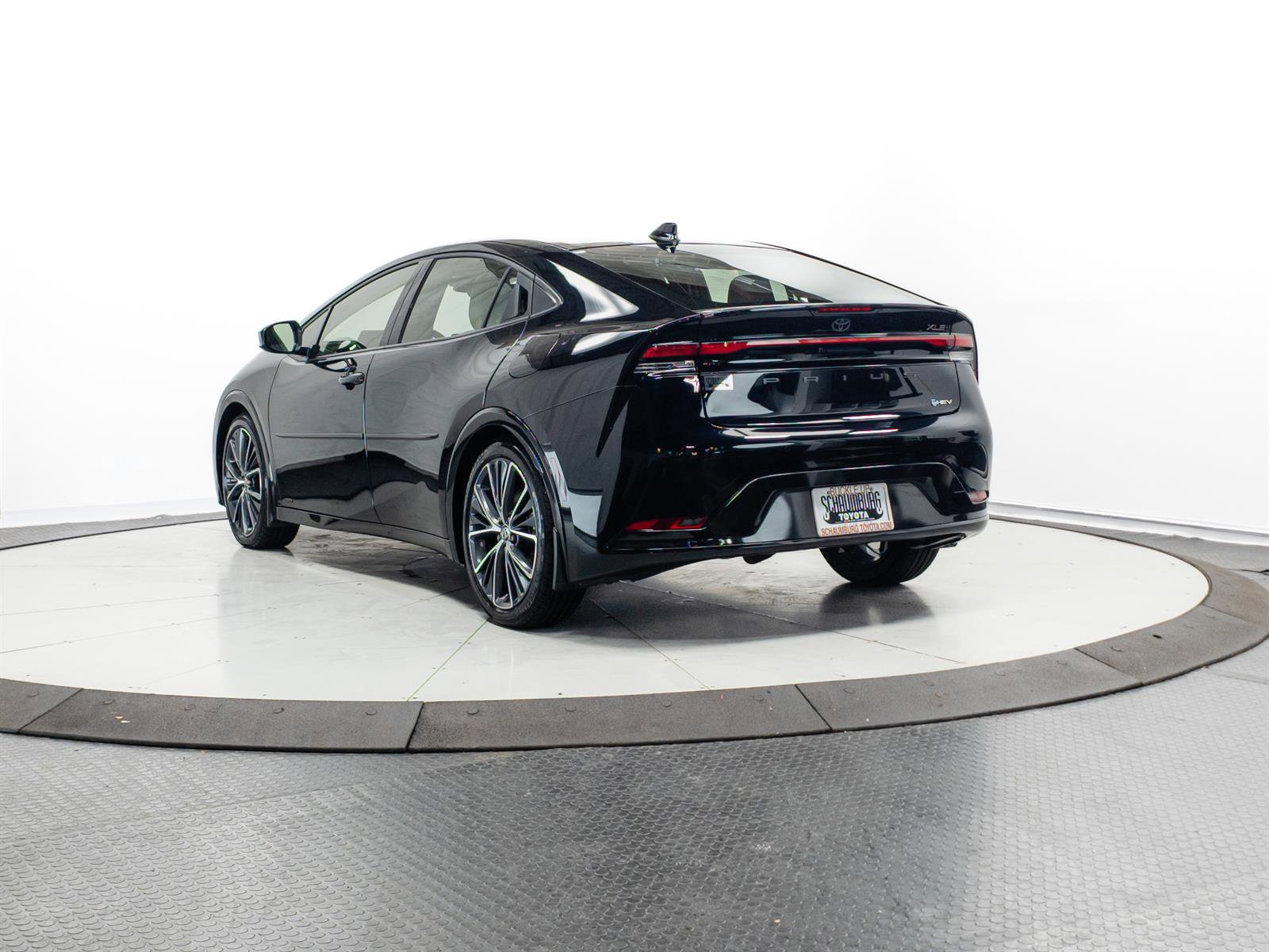 Used 2024 Toyota Prius XLE image 8