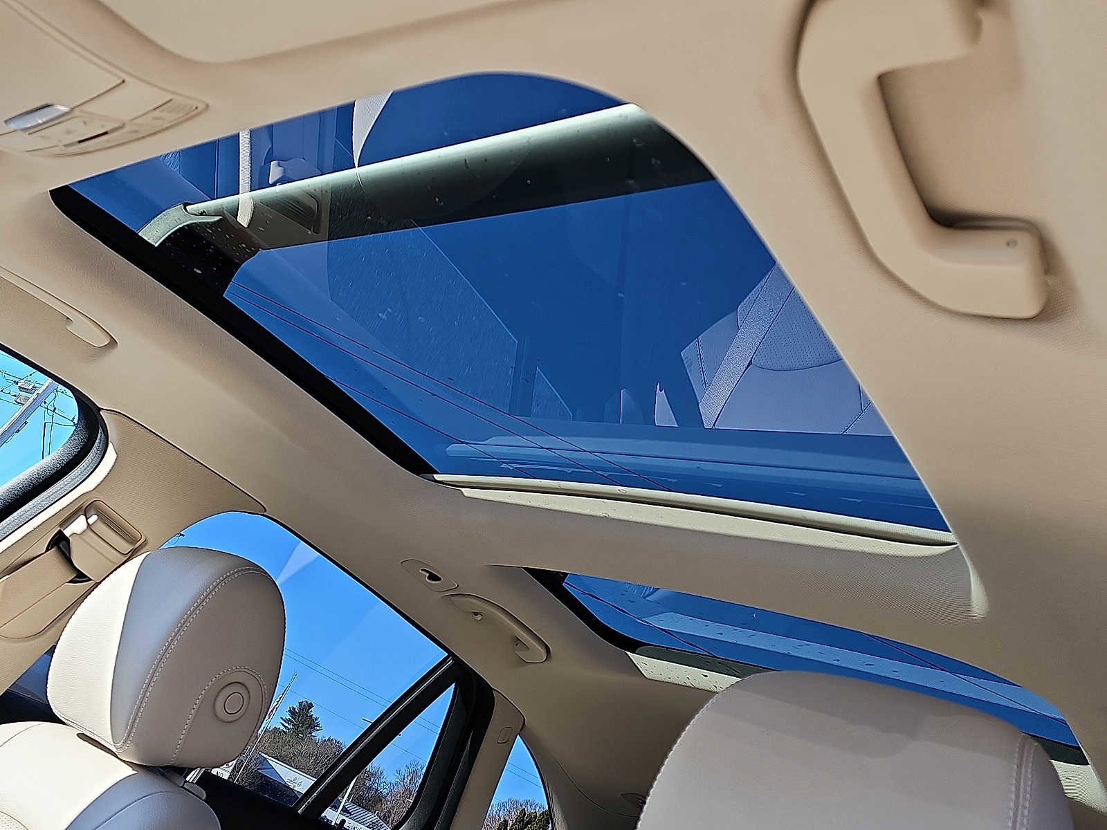 Used 2019 Mercedes-Benz GLC 350e 4MATIC image 16