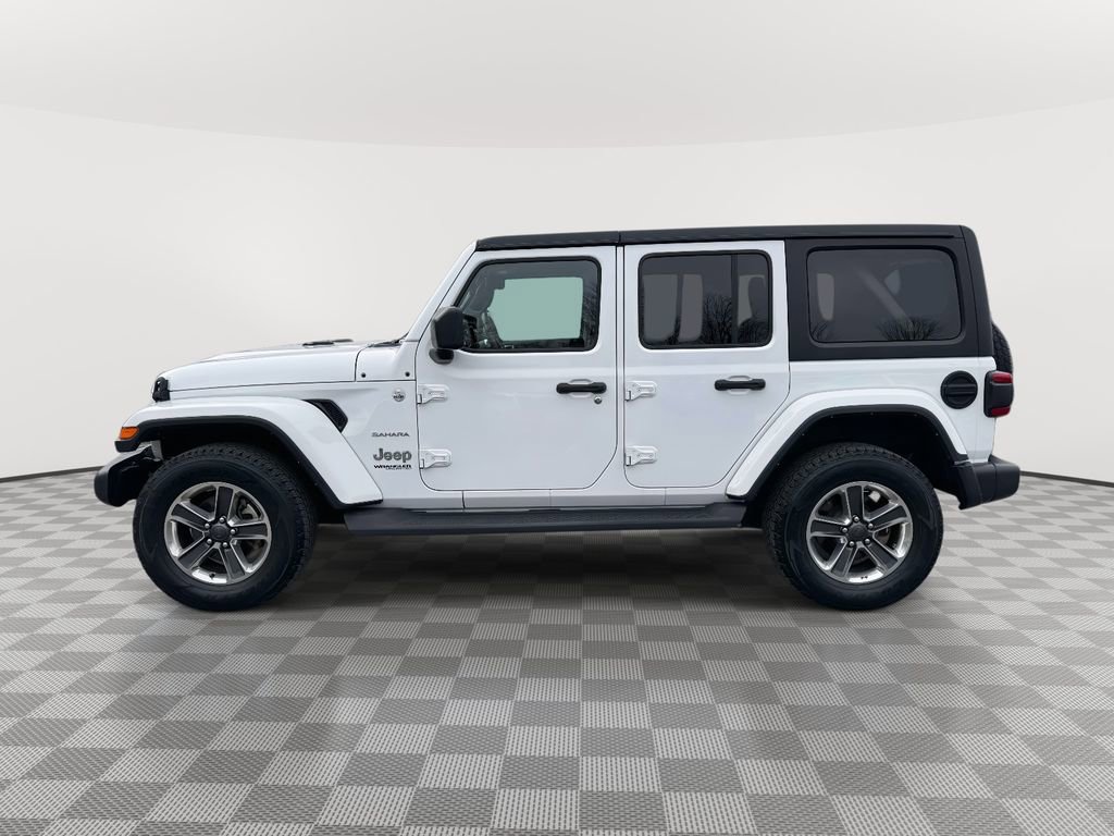 Used 2022 Jeep Wrangler Unlimited Sahara w/ LED Lighting Group AWD/4WD image 4